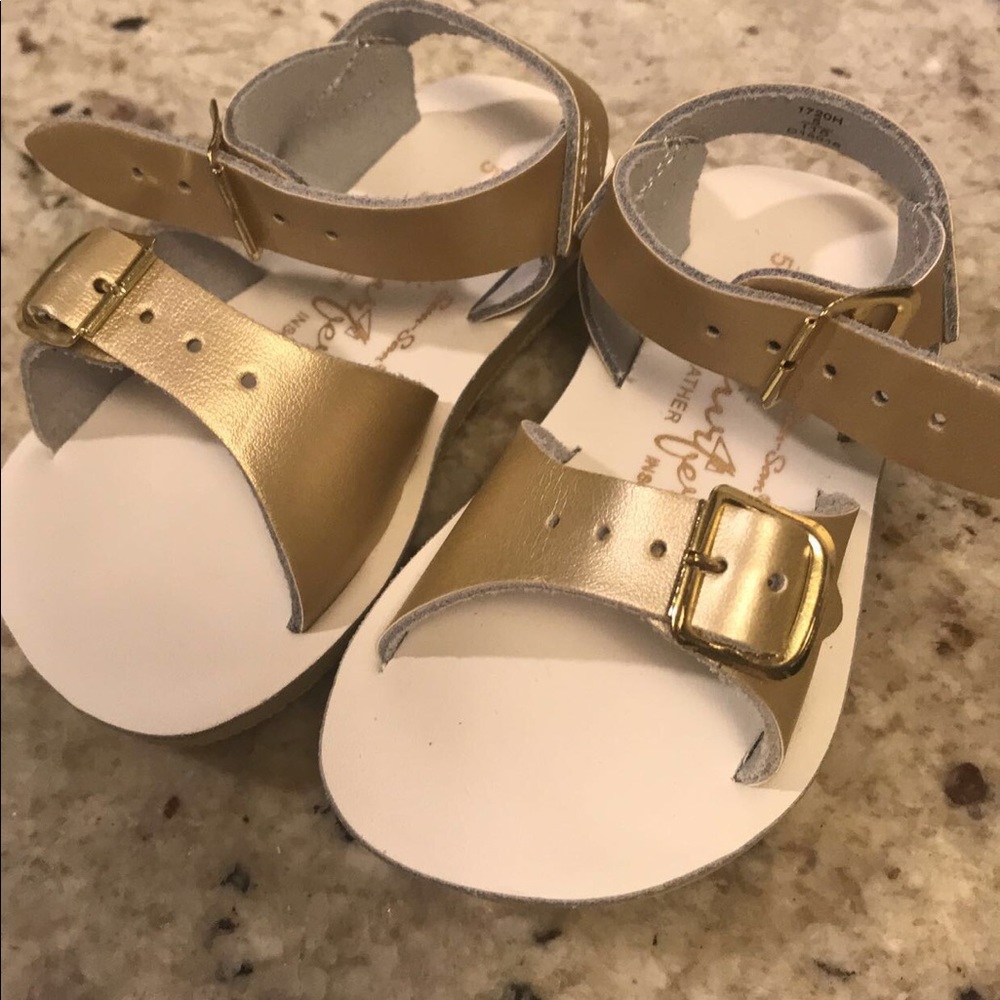Brand New Saltwater Sandal size 5
